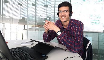 Authmane Terki, enseignant en ligne de maths et physique